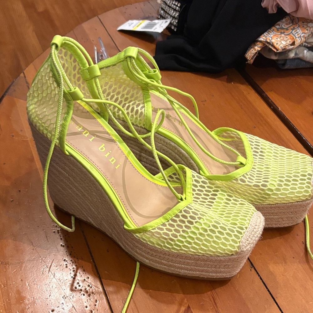 Lime Green Wedge Sandals by Un Bini